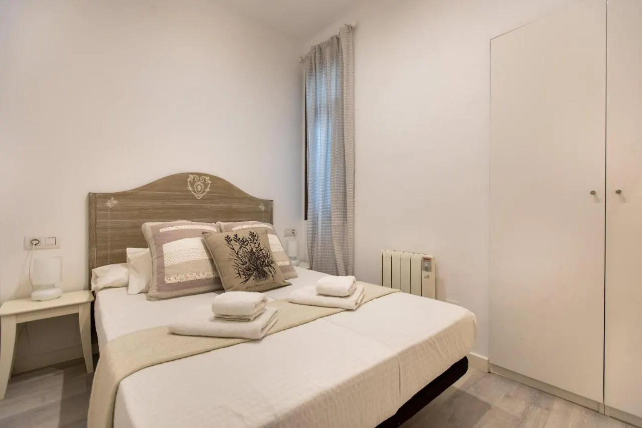 Pere Serafi 2 bedroom apartment Barcelona
