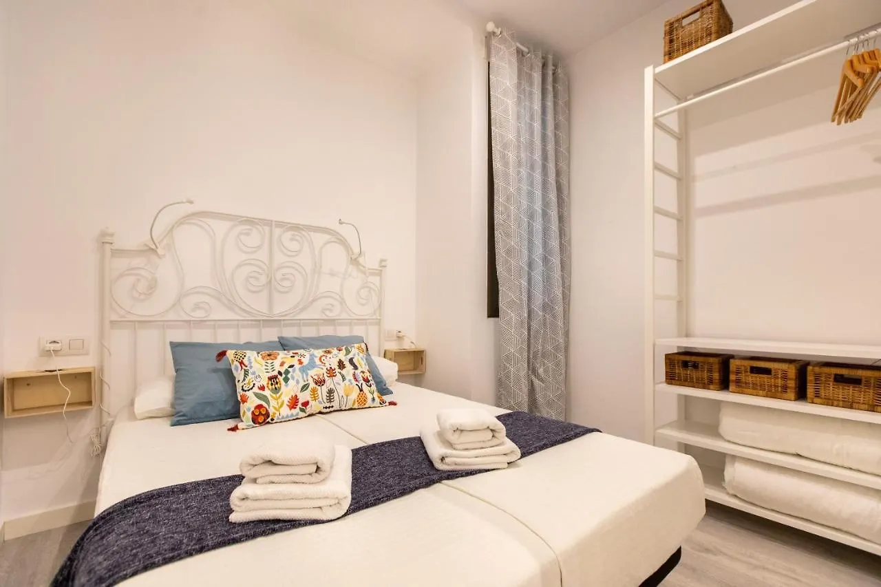 Pere Serafi 2 bedroom apartment Barcelona Spanien