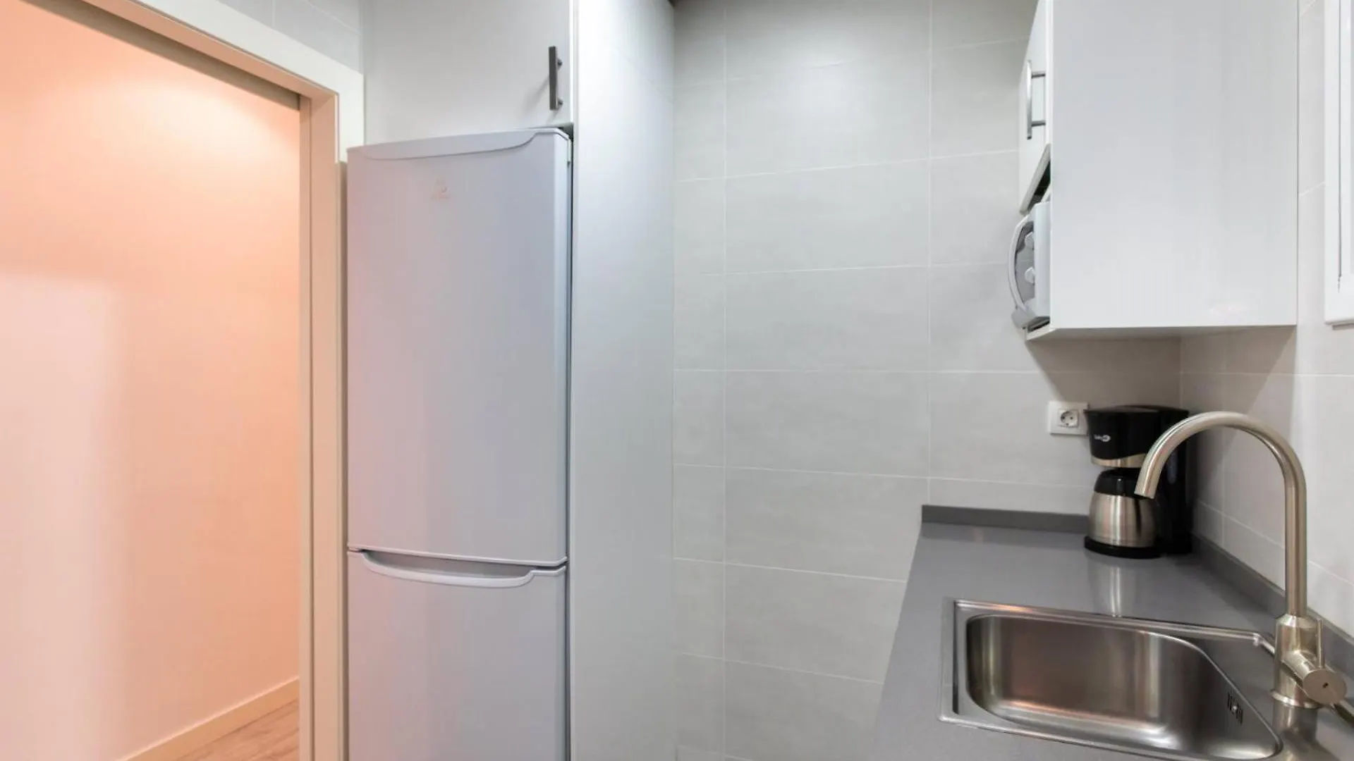 Pere Serafi 2 bedroom apartment Barcelona Spanien