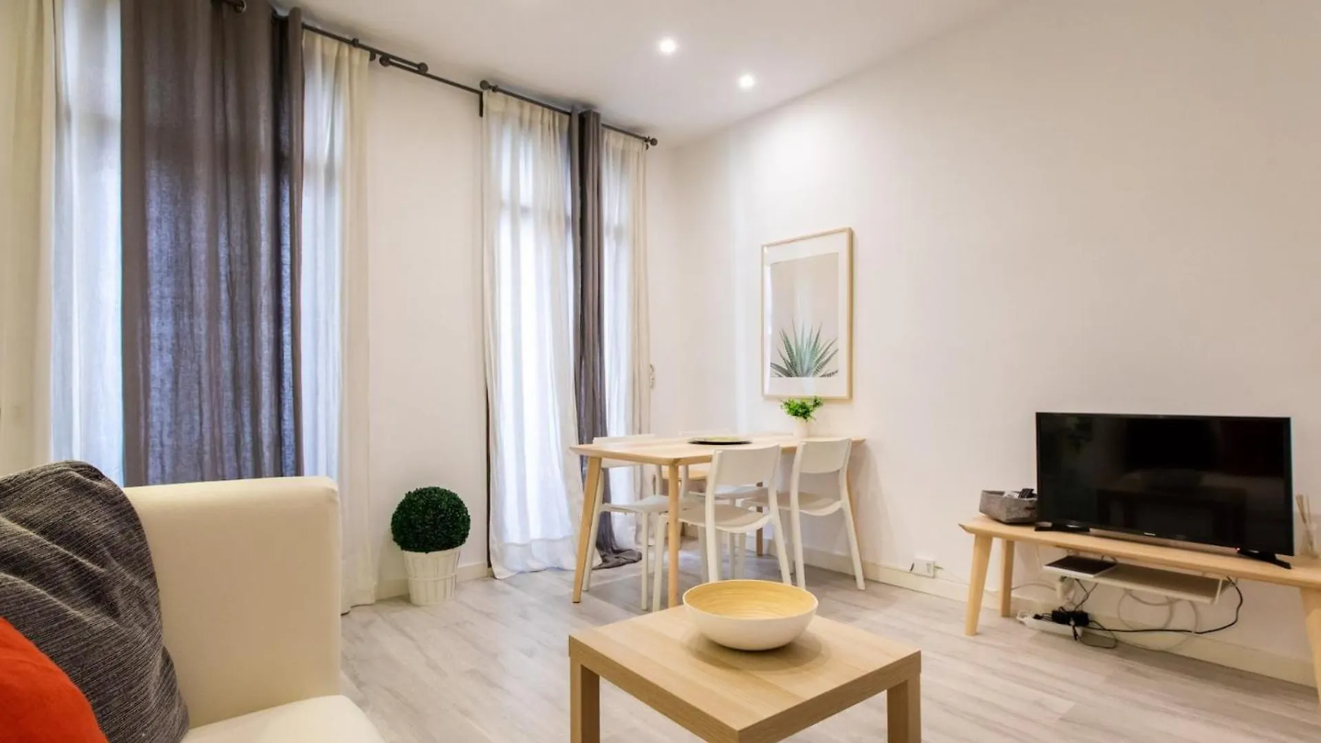 Pere Serafi 2 bedroom apartment Barcelona Spanien